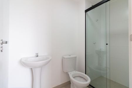 Banheiro de apartamento para alugar com 1 quarto, 24m² em Vila Butantã, São Paulo