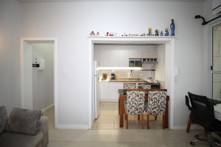 Apartamento à venda com 84m², 2 quartos e sem vagaSala