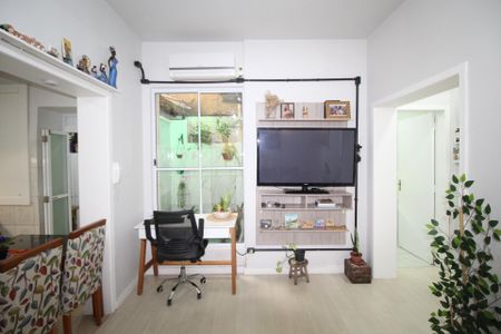 Apartamento à venda com 84m², 2 quartos e sem vagaSala