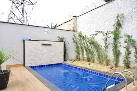 Casa à venda com 200m², 3 quartos e 2 vagasPiscina