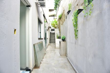 Casa à venda com 200m², 3 quartos e 2 vagasCorredor externo