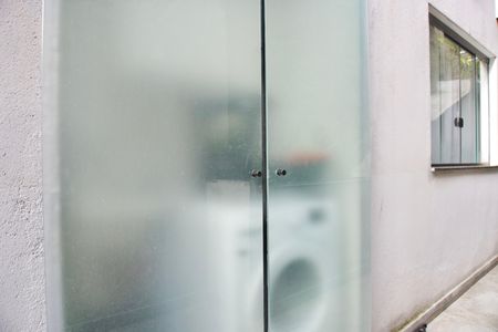 Casa à venda com 200m², 3 quartos e 2 vagasÁrea de Serviço - Portas fechadas