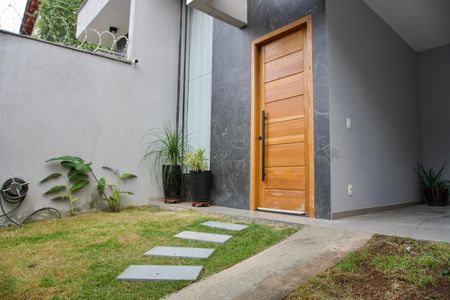 Casa à venda com 200m², 3 quartos e 2 vagasFachada
