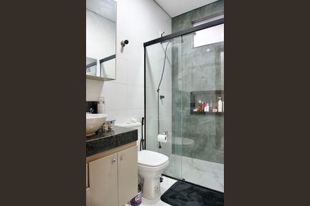 Casa à venda com 200m², 3 quartos e 2 vagasSuíte - Banheiro