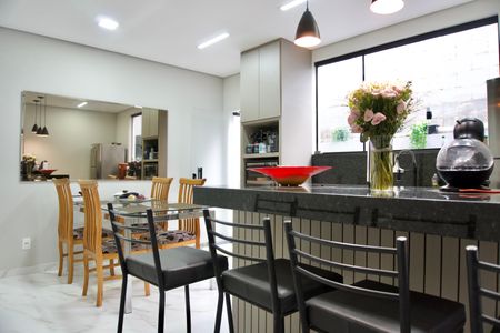 Casa à venda com 200m², 3 quartos e 2 vagasCozinha