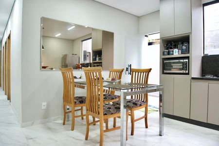 Casa à venda com 200m², 3 quartos e 2 vagasCozinha