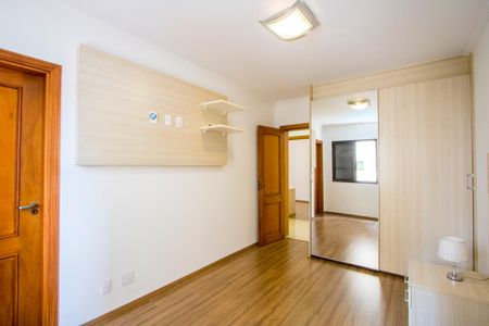 Apartamento à venda com 106m², 3 quartos e 2 vagas Apartamento à venda com 106m², 3 quartos e 2 vagasQuarto 1 - Suíte