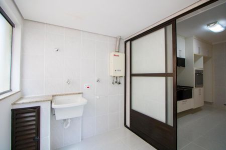 Apartamento à venda com 106m², 3 quartos e 2 vagas Apartamento à venda com 106m², 3 quartos e 2 vagasÁrea de serviço