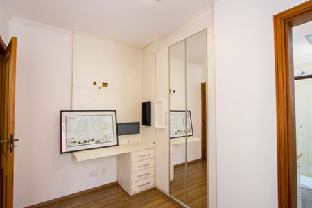 Apartamento à venda com 106m², 3 quartos e 2 vagas Apartamento à venda com 106m², 3 quartos e 2 vagasQuarto 2 - Suíte