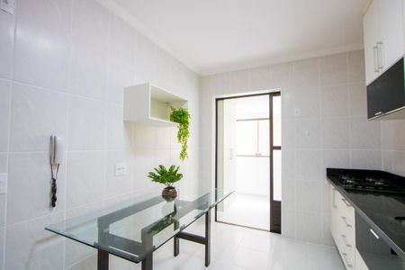 Apartamento à venda com 106m², 3 quartos e 2 vagas Apartamento à venda com 106m², 3 quartos e 2 vagasCozinha