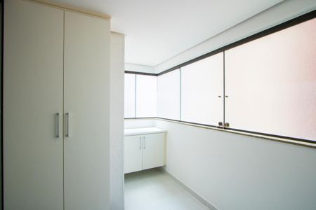 Apartamento à venda com 106m², 3 quartos e 2 vagas Apartamento à venda com 106m², 3 quartos e 2 vagasÁrea de serviço