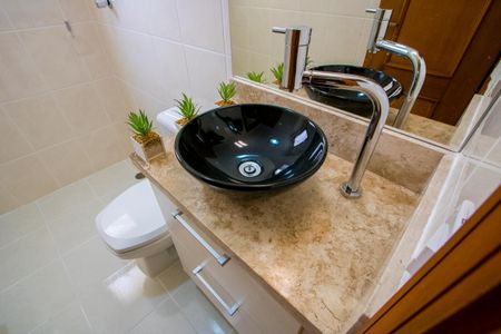 Apartamento à venda com 106m², 3 quartos e 2 vagas Apartamento à venda com 106m², 3 quartos e 2 vagasBanheiro social