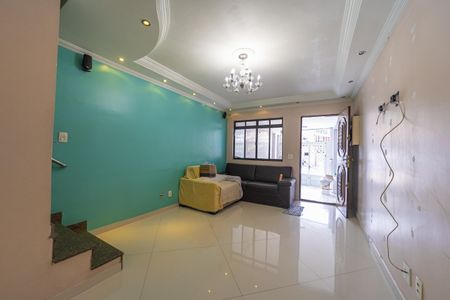 Sala de casa para alugar com 2 quartos, 200m² em Jardim Três Marias, São Paulo