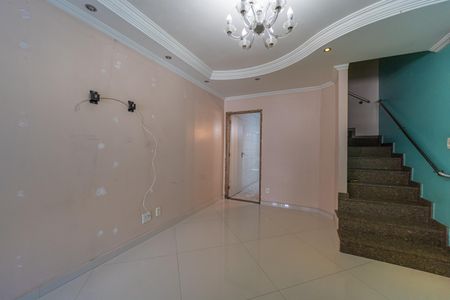 Casa à venda com 200m², 2 quartos e 1 vagaSala