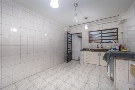 Cozinha de casa para alugar com 2 quartos, 200m² em Jardim Três Marias, São Paulo