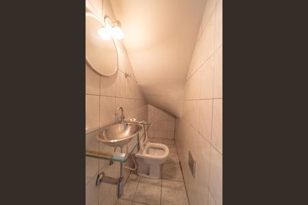 Lavabo de casa para alugar com 2 quartos, 200m² em Jardim Três Marias, São Paulo