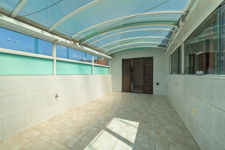 Casa à venda com 200m², 2 quartos e 1 vagaVaranda