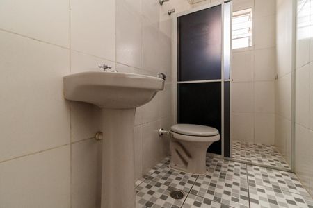 Banheiro de casa de condomínio para alugar com 1 quarto, 55m² em Vila Maria Alta, São Paulo
