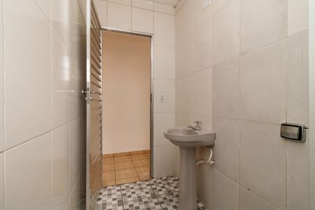 Banheiro de casa de condomínio para alugar com 1 quarto, 55m² em Vila Maria Alta, São Paulo