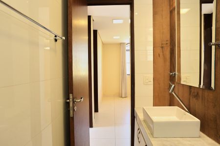 Apartamento à venda com 73m², 2 quartos e 2 vagasBanheiro