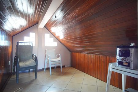 Casa para alugar com 267m², 4 quartos e 2 vagassótão 