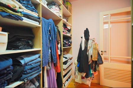 Casa para alugar com 267m², 4 quartos e 2 vagasCloset