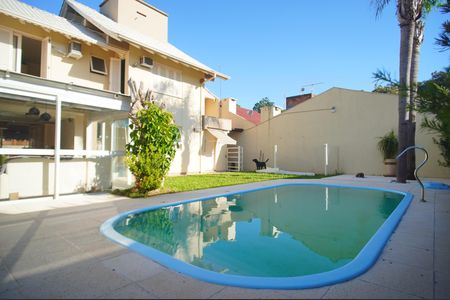 Casa para alugar com 267m², 4 quartos e 2 vagasPiscina