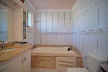 Casa para alugar com 267m², 4 quartos e 2 vagasBanheiro da Suíte