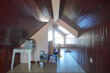 Casa para alugar com 267m², 4 quartos e 2 vagassótão 