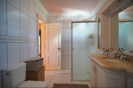 Casa para alugar com 267m², 4 quartos e 2 vagasBanheiro da Suíte