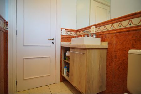 Casa para alugar com 267m², 4 quartos e 2 vagasLavabo