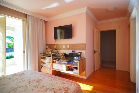 Casa para alugar com 267m², 4 quartos e 2 vagasSuíte 