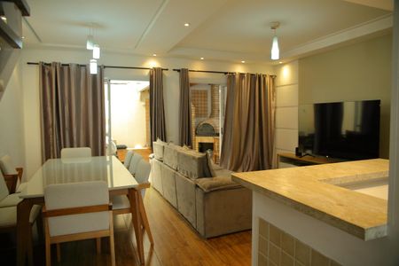 Casa à venda com 127m², 3 quartos e 3 vagasSala