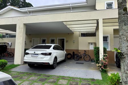 Casa à venda com 127m², 3 quartos e 3 vagasFachada /Garagem 