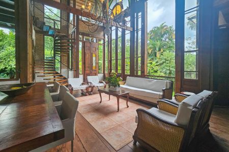 Casa de condomínio para alugar com 400m², 4 quartos e 5 vagas Casa de condomínio para alugar com 400m², 4 quartos e 5 vagasSala