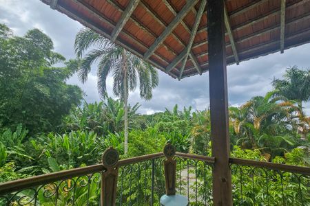 Casa de condomínio para alugar com 400m², 4 quartos e 5 vagas Casa de condomínio para alugar com 400m², 4 quartos e 5 vagasvaranda