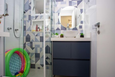 Apartamento à venda com 65m², 3 quartos e 2 vagasBanheiro Social