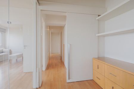 Apartamento à venda com 126m², 2 quartos e 2 vagasEscritório