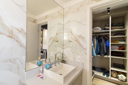 Apartamento para alugar com 215m², 3 quartos e 4 vagasBanheiro da Suíte 2