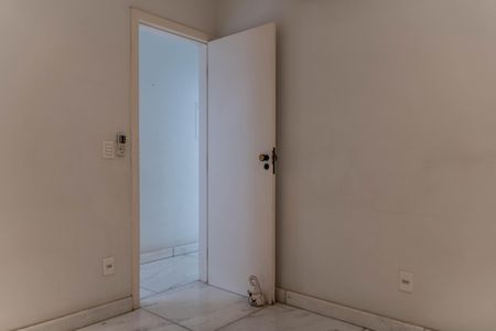 Apartamento à venda com 95m², 3 quartos e 2 vagasQuarto 2
