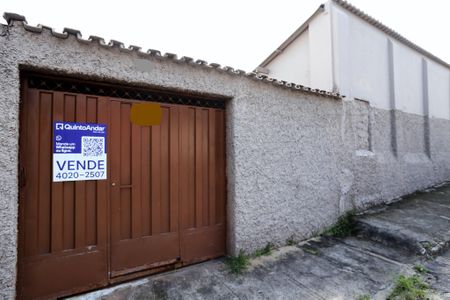 Casa à venda com 455m², 4 quartos e 3 vagasFachada com Plaquinha