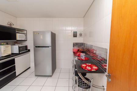Apartamento para alugar com 126m², 2 quartos e 2 vagas Apartamento para alugar com 126m², 2 quartos e 2 vagasCozinha