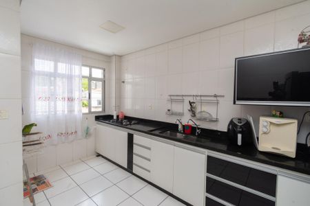 Apartamento para alugar com 126m², 2 quartos e 2 vagas Apartamento para alugar com 126m², 2 quartos e 2 vagasCozinha