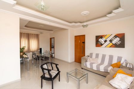 Sala de apartamento para alugar com 2 quartos, 126m² em Jardim Industrial, Contagem