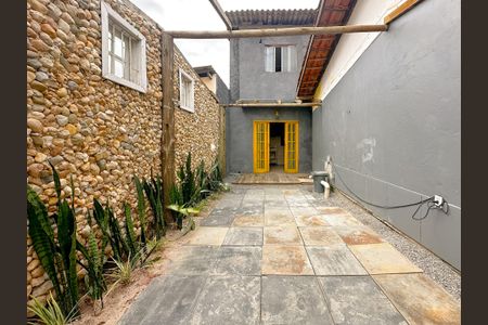 Apartamento para alugar com 65m², 2 quartos e sem vagaÁrea externa