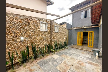 Apartamento para alugar com 65m², 2 quartos e sem vagaÁrea externa