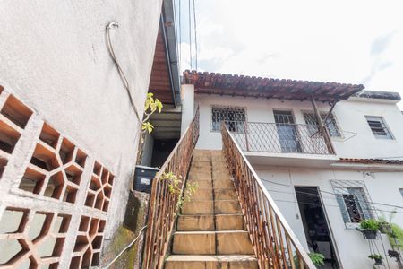 Casa à venda com 90m², 2 quartos e sem vagaEscada de Acesso a Casa de Cima