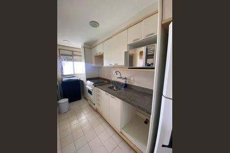 Cozinha de apartamento para alugar com 1 quarto, 67m² em Barra da Tijuca, Rio de Janeiro