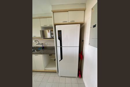 Cozinha de apartamento para alugar com 1 quarto, 67m² em Barra da Tijuca, Rio de Janeiro