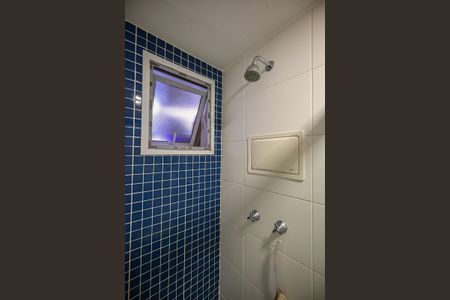 Apartamento à venda com 135m², 3 quartos e 2 vagasChuveiro do Banheiro da Suíte 1